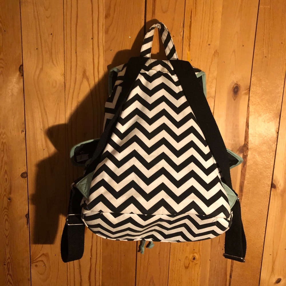 Chevron backpack 🤓 - Picture 2 of 5